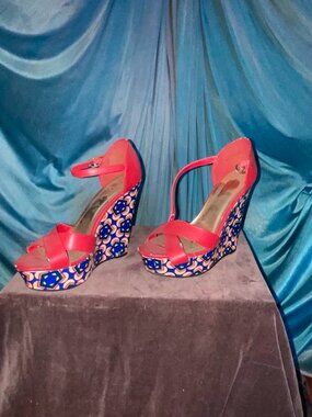 Bamboo Coral Geometric Print Platform Wedge Sandals
